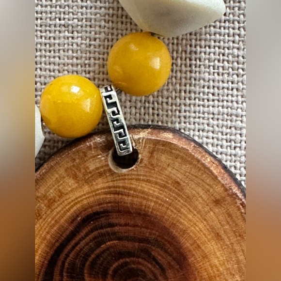 22-1/2 inch Brown/White French Cross bead necklace NWOT - Picture 13 of 15